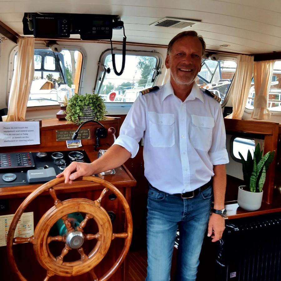 Готель Motor Yacht Almaz Амстердам Екстер'єр фото